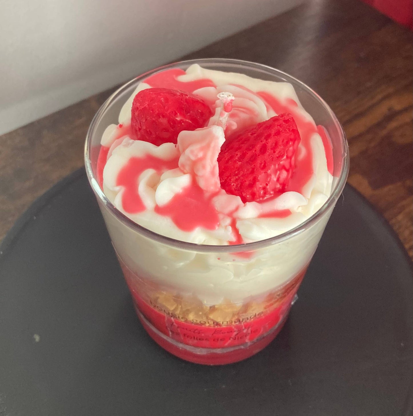 Red fruit gourmet candle