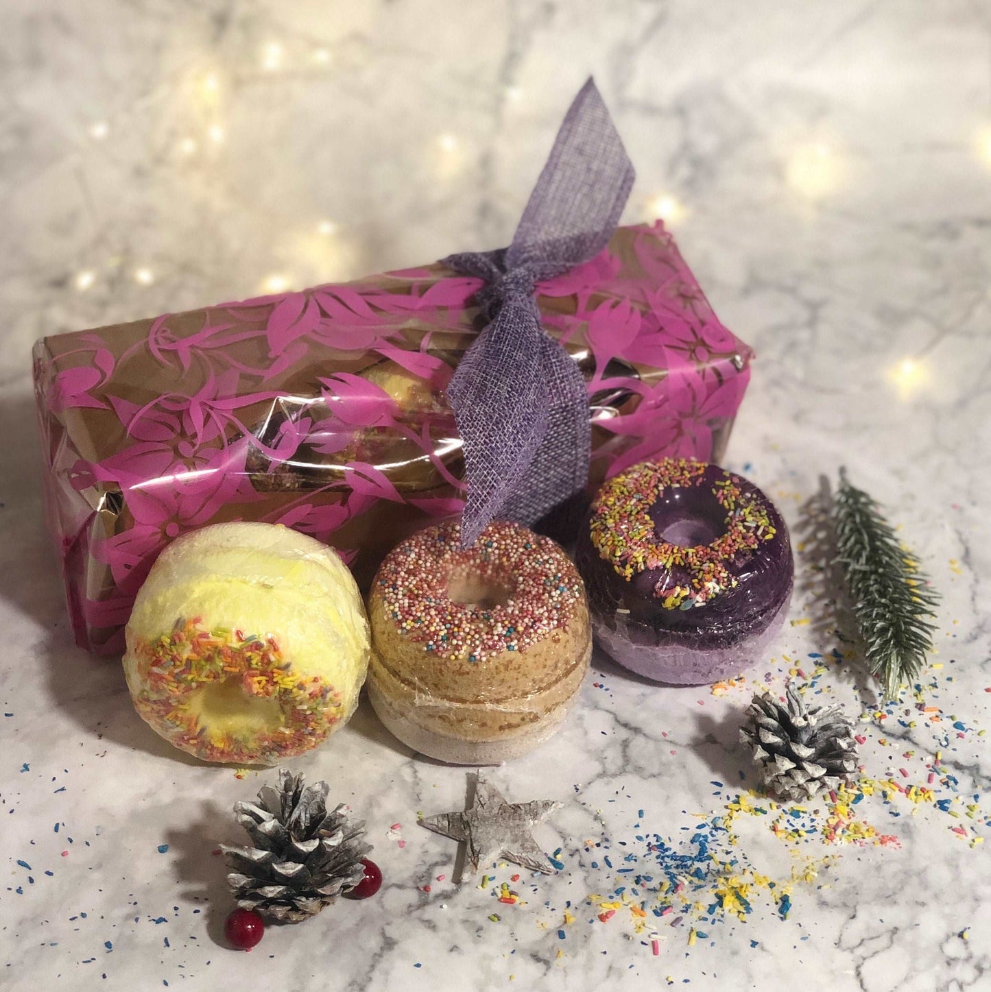 Set Of 3 Donut Bathbombs - Caramel, Meringue, Almond