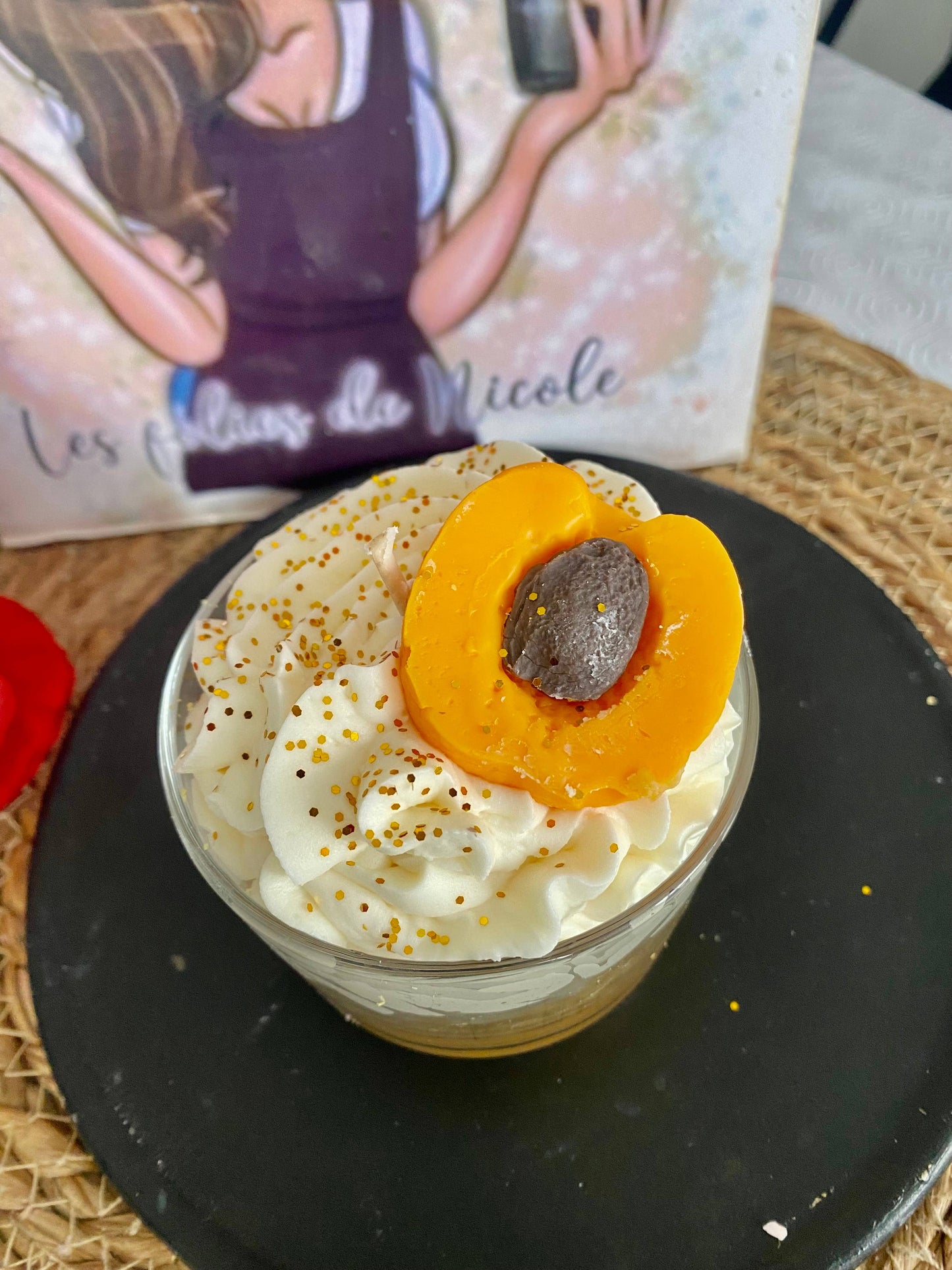 Gourmet apricot nectar candle