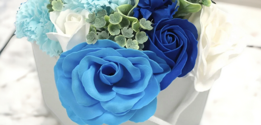 Blue Roses Soap Flower Heart Box Set Review: Perfect Gift Choice.